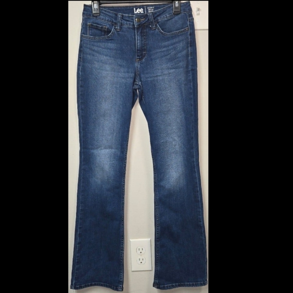 Lee Regular Fit Mid Rise Women's Bootcut Dark Wash Jeans NWOT! Size 5